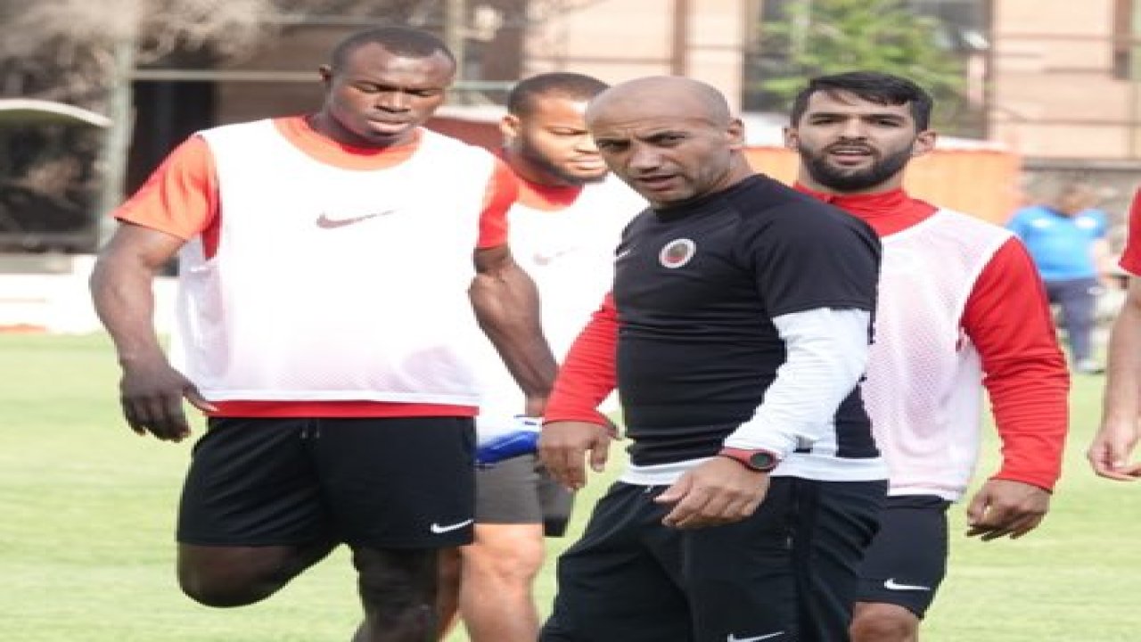 Burhan Akcan Kimdir, Nereli ve Hangi Takımları Çalıştırdı?