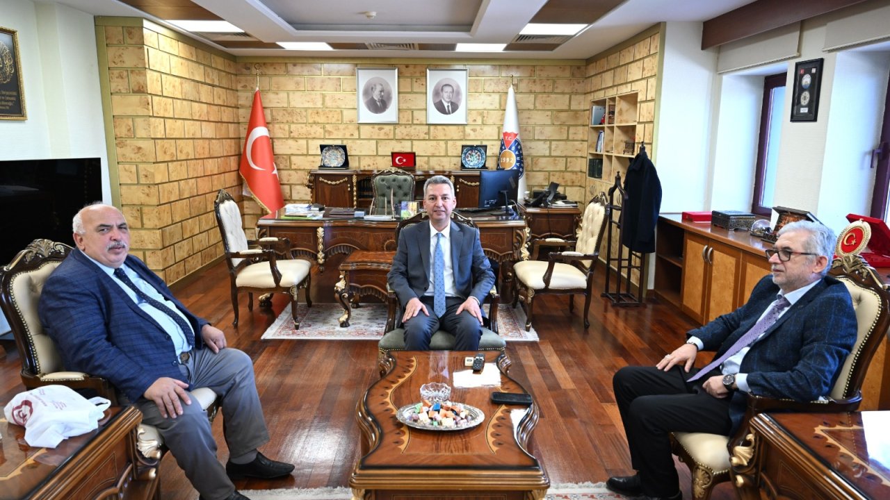 Gazeteci Mehmet Taş ve Bekir Doğan’dan Rektör Okumuş’a “Hayırlı Olsun” ziyareti!