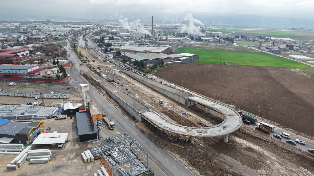Kahramanmaraş’ta Çevre Yolu’nda Ulaşımı Rahatlatacak Kavşak Hızla Yükseliyor