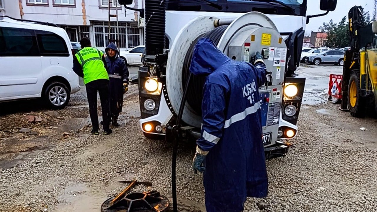 Büyükşehir’den Yağış Sonrası Arterlere Anında Müdahale!