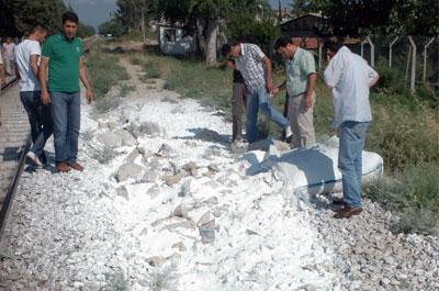 Şüpheli madde, polisi alarma geçirdi