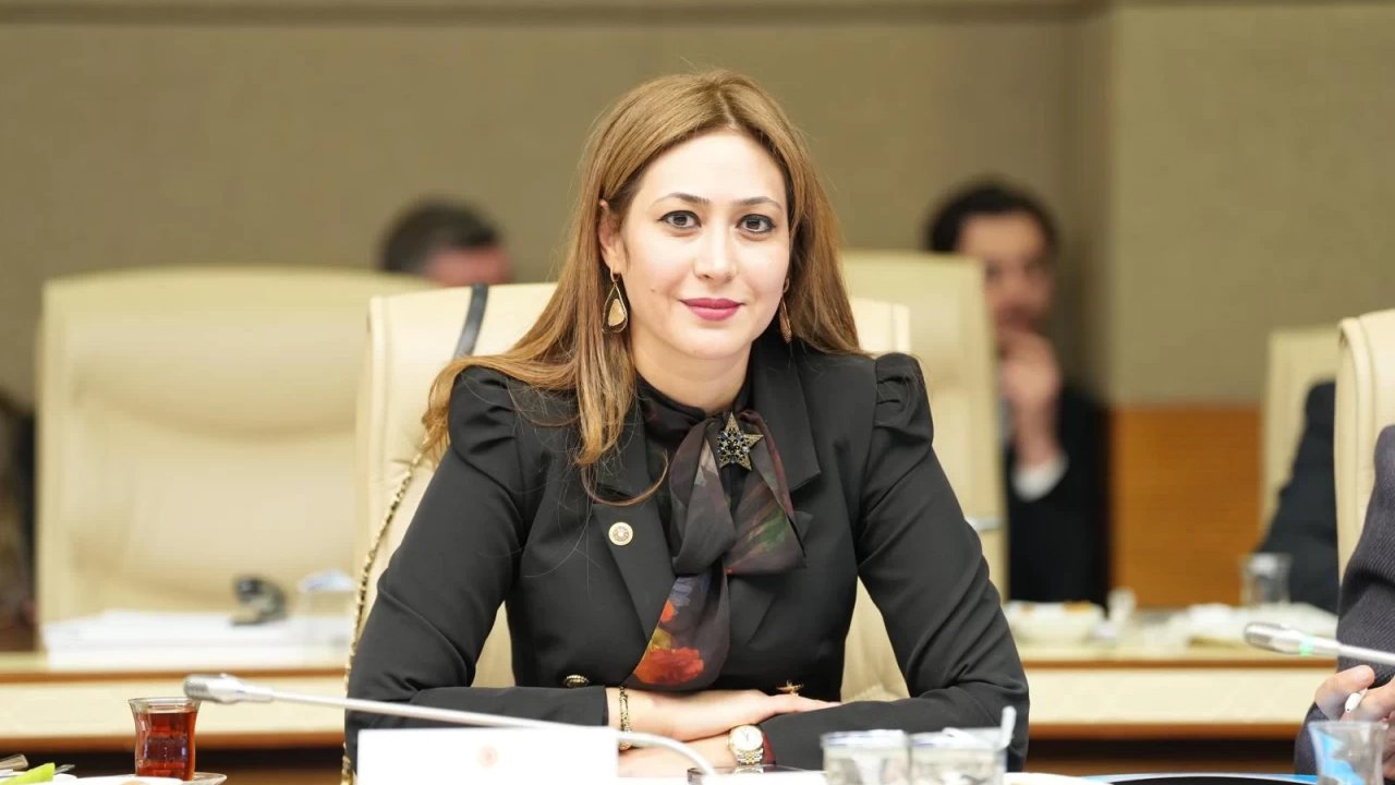 Milletvekili Karakoç’tan Gündüz Kuşağı Programlarına Yasaklama Talebi!