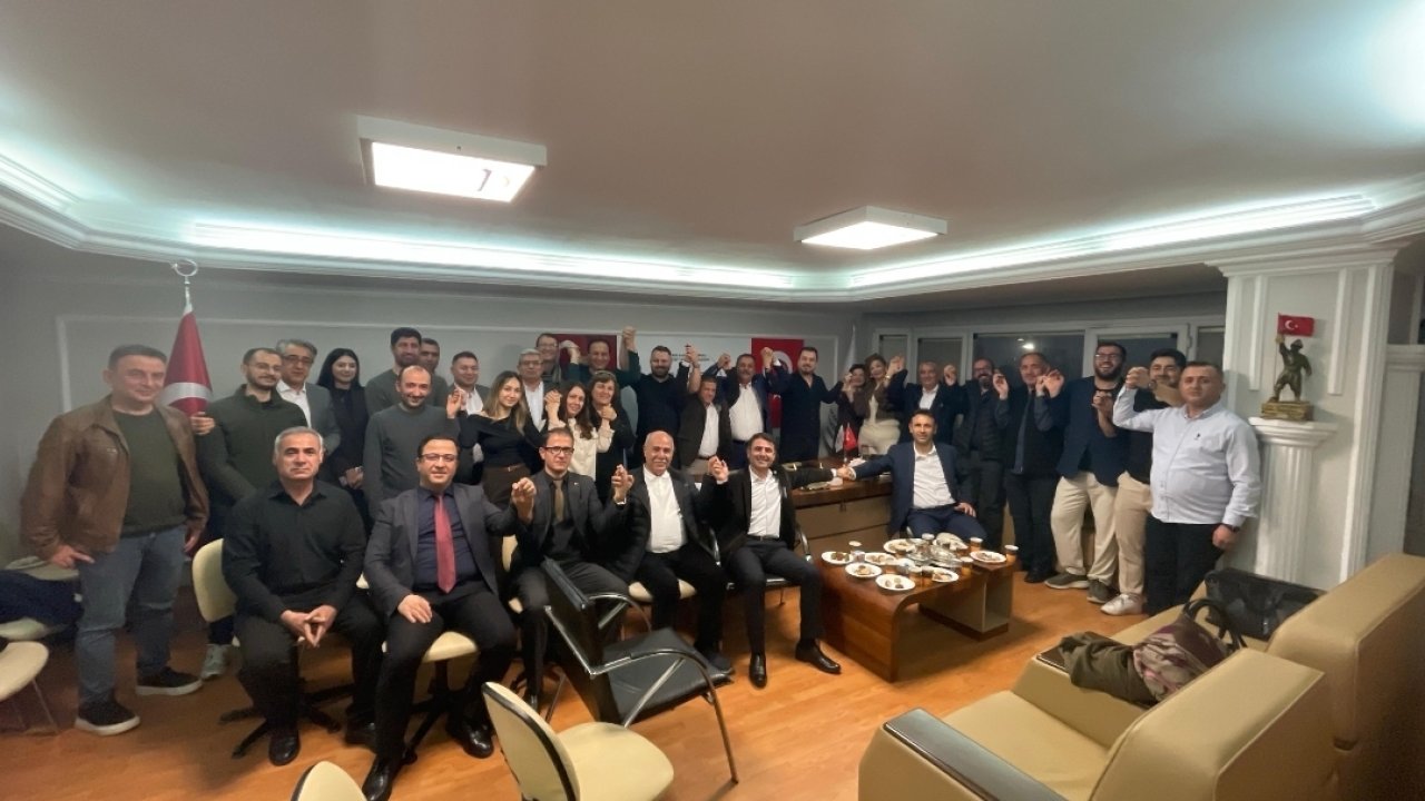 İzmir’de MARAŞDER güven tazeledi! Safa Narlı yeniden Başkan