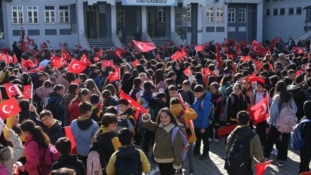 Kahramanmaraş'ta Okullar dua ve törenle ders başı yaptı!