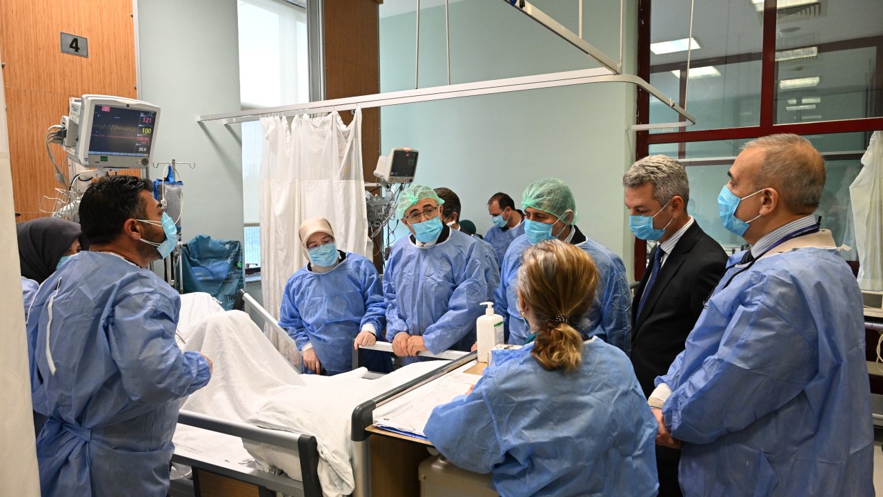 Milletvekillerinden Yaralı Öğrencilere Ziyaret!