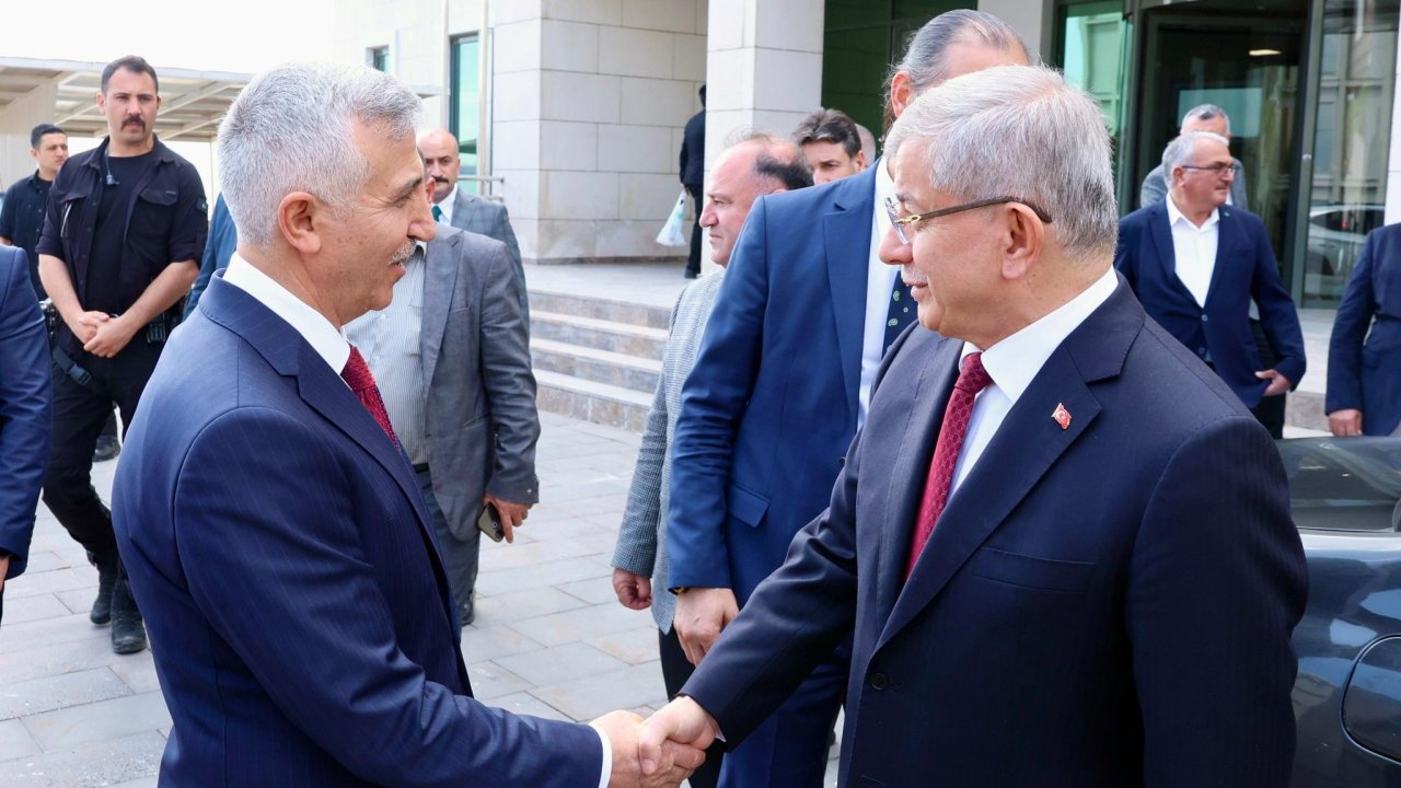 Ahmet Davutoğlu'ndan 23 Nisan'da Kahramanmaraş ziyareti!