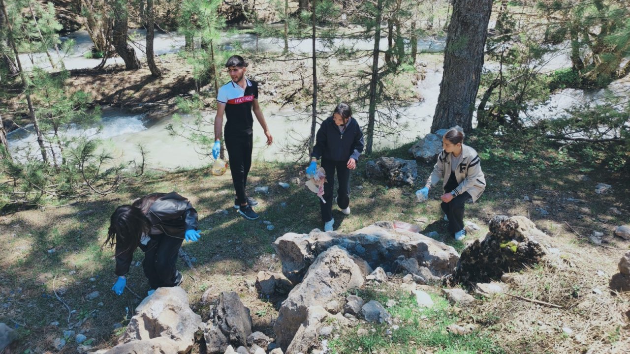 Kahramanmaraş’ta Öğrencilerden Örnek Çevre Seferberliği: Geben Vadisi Temizlendi
