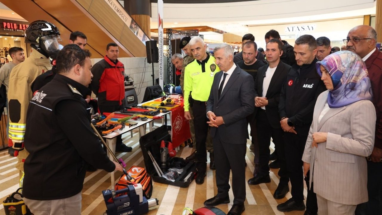 Büyükşehir İtfaiyesinden Trafik Haftası’nda Farkındalık Etkinliği!