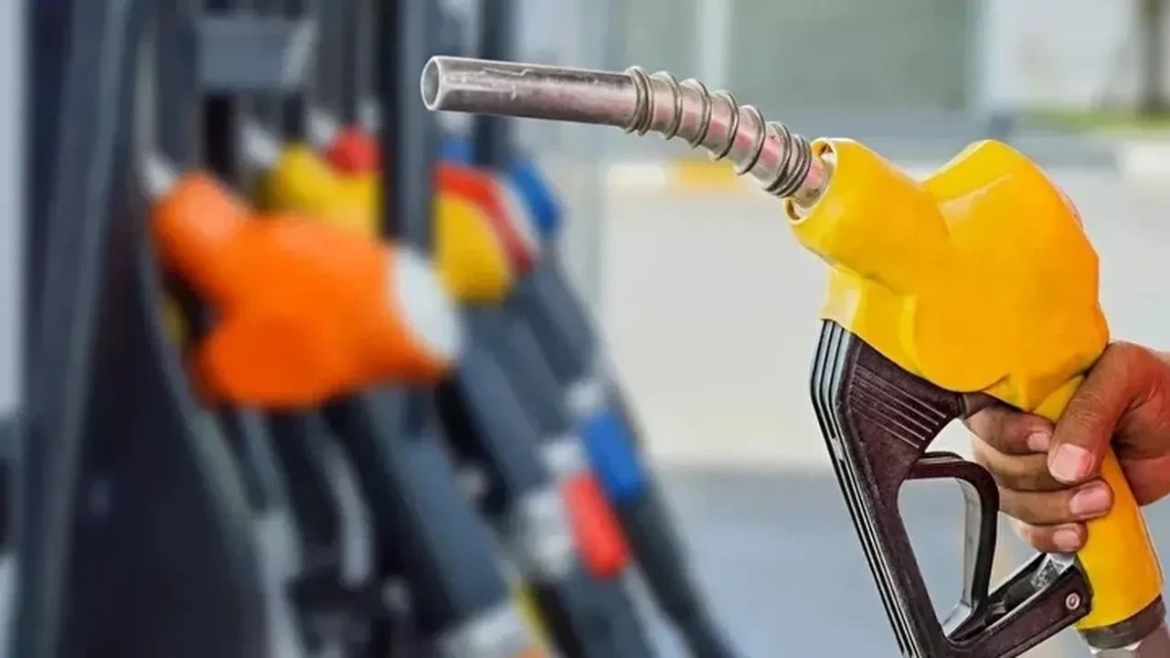 Benzine İndirim Geldi mi, Ne Zaman Gelecek? 8 Mayıs 2026 Akaryakıt Fiyatları