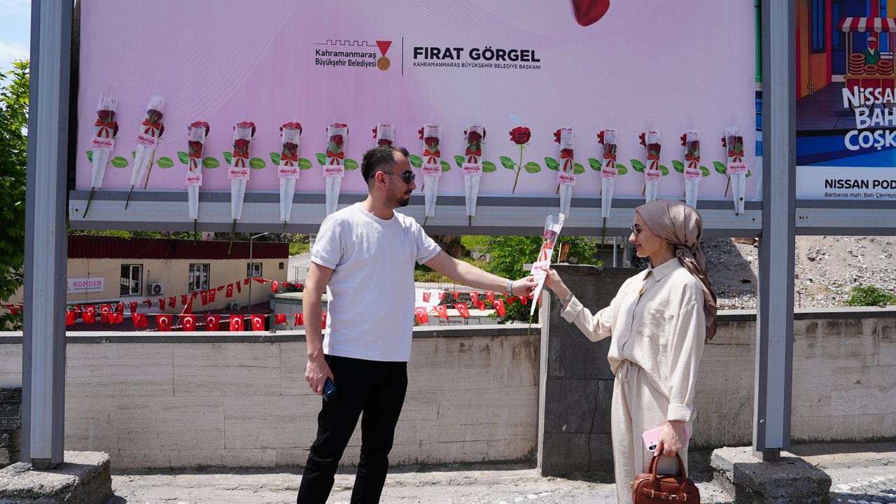 Kahramanmaraş’ta Açık Hava Panoları Sevgiyle Doldu!