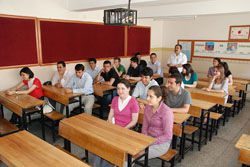 ÖĞRETMEN ADAYLARINA HAZIRLAYICI VE TEMEL EĞİTİM KURSU VERİLİYOR