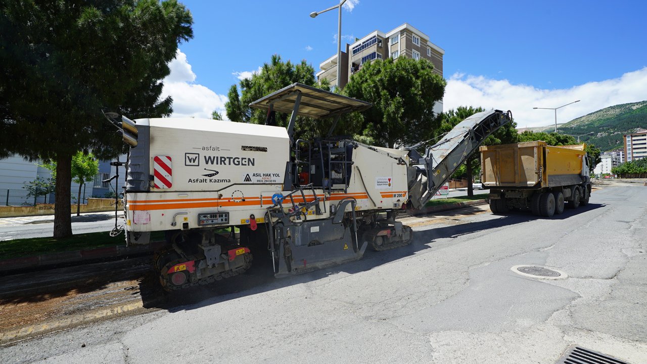 Büyükşehir, Ahır Dağı Caddesi’ni Asfalta Hazırlıyor!