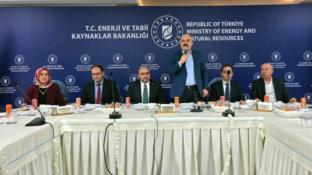 Afşinbey Eğitim Vakfı'ndan Ankara'daki Öğrencilere Kariyer ve Burs Desteği