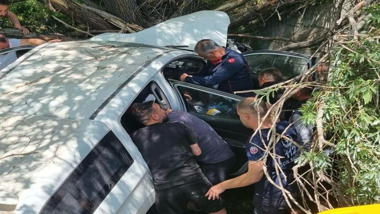 Kahramanmaraş’ta ticari araç kanala uçtu: 4 yaralı
