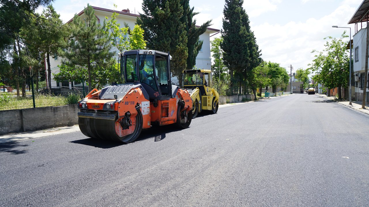 Büyükşehir, Yavuz Selim Mahallesi’nde 3 Arteri Daha Sıcak Asfaltla Buluşturuyor