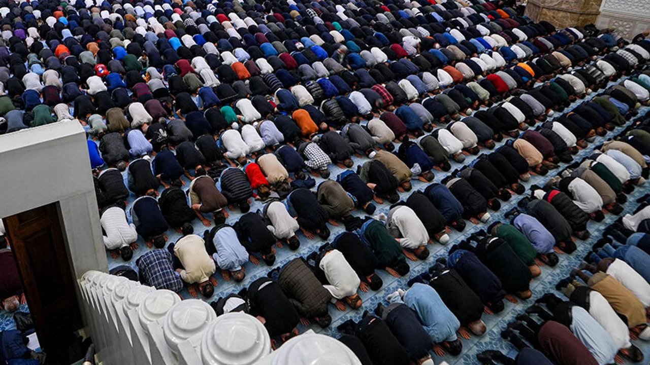 Kahramanmaraş Bayram Namazı Saati 2026: Diyanet İlçe İlçe Kurban Bayramı Namaz Vakitleri ve Kılınışı