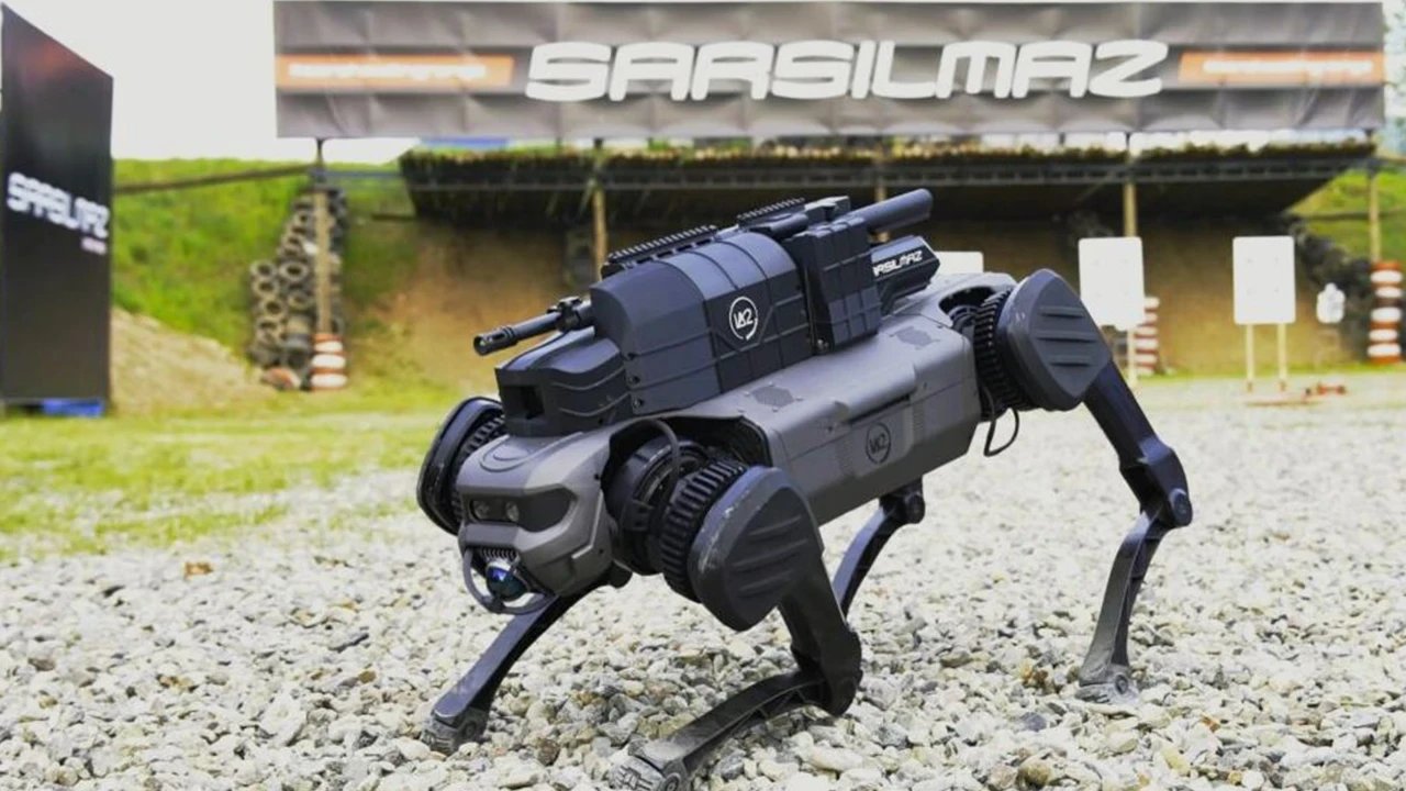Türk Savunma Sanayisinde Yeni Dönem: Yapay Zekâ Destekli Muharebe Robotu SARBOT L1 Tanıtıldı