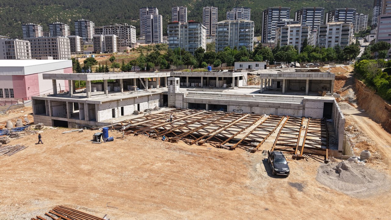 Kahramanmaraş Gençlik ve Spor Merkezi Yükseliyor