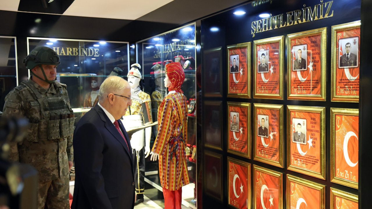 Milli Savunma Bakanı Yaşar Güler Kahramanmaraş'ta Birlikleri Denetledi