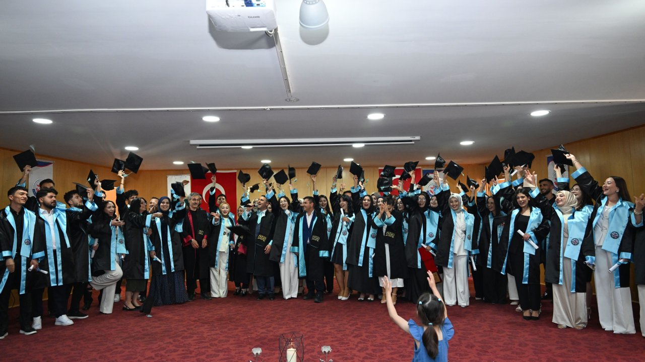Afşin Sağlık Yüksekokulunda Mezuniyet Coşkusu!