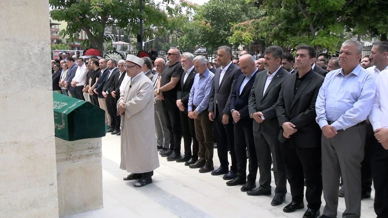 Kahramanmaraş’ta Saadet Şirikçi son yolculuğuna uğurlandı!