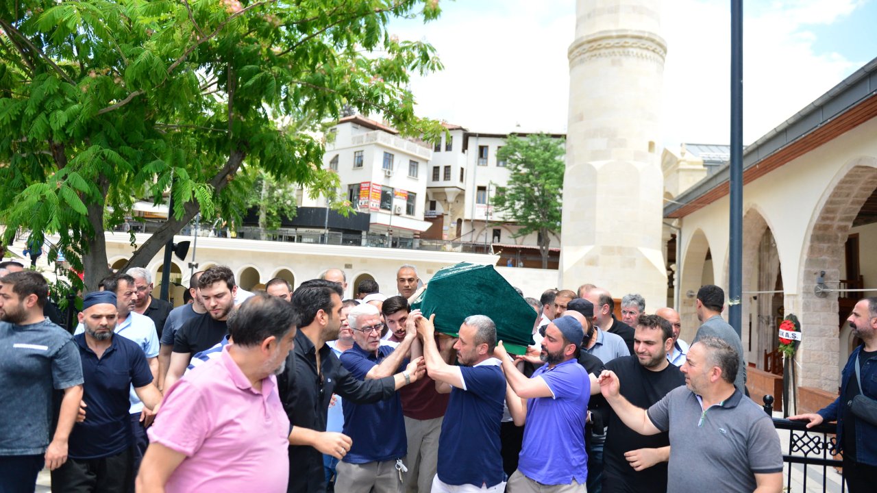 Kahramanmaraş’ta Saadet Şirikçi son yolculuğuna uğurlandı!