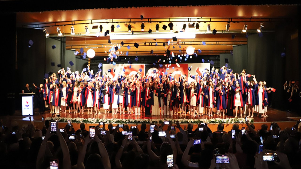 SANKO Üniversitesi’nde Mezuniyet Heyecanı!