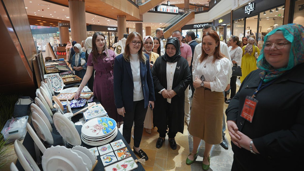 Kadınların El Emeği ve Üretkenliği Yıl Sonu Sergisinde Taçlandı!