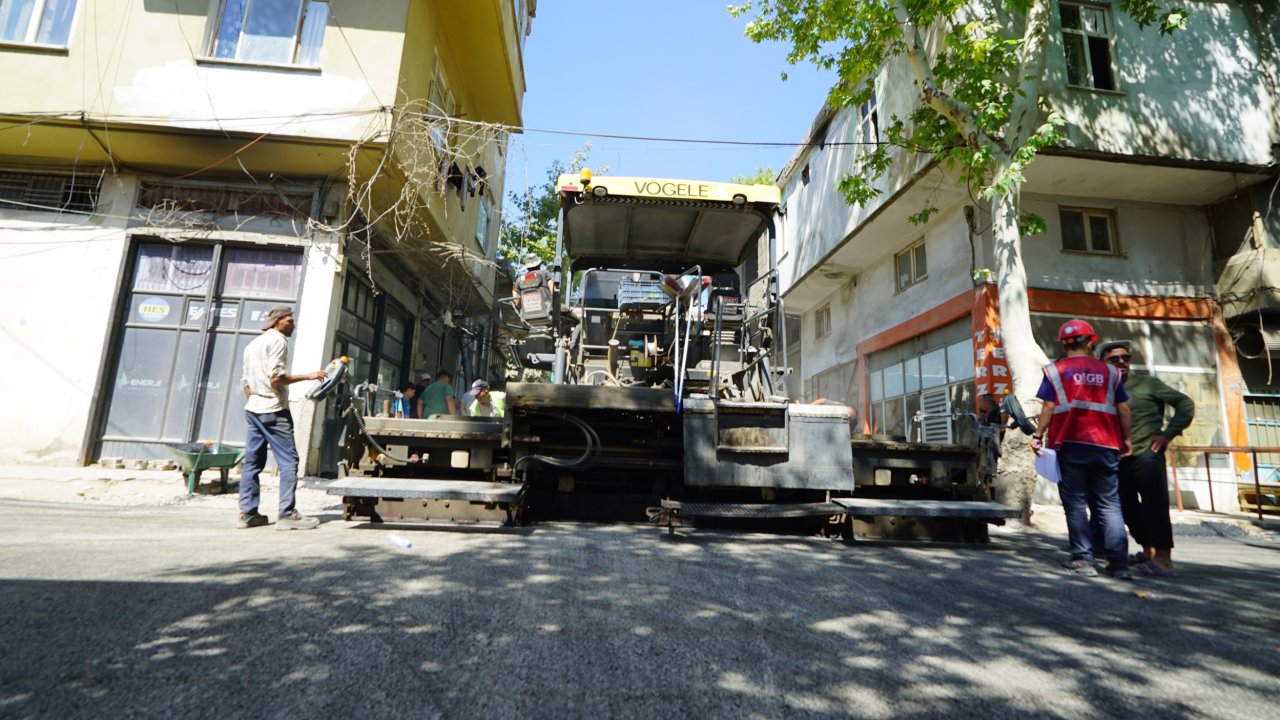 Büyükşehir, Menderes Mahallesi’nin Asfaltında Sona Geldi