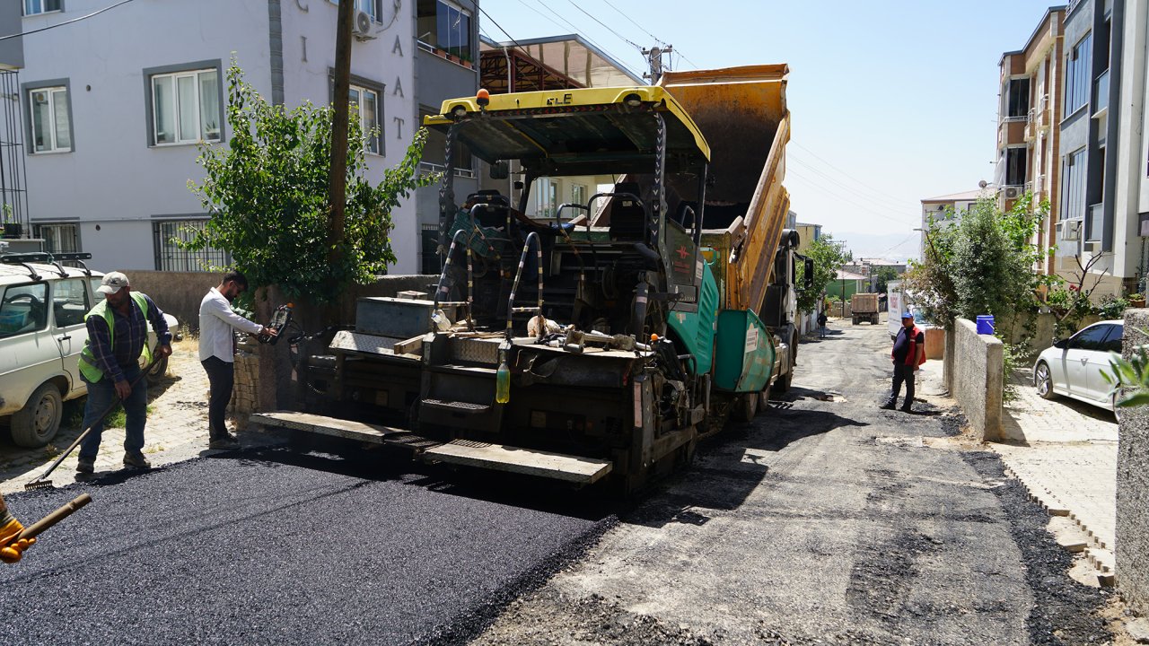 Aslanbey Mahallesi’nde Asfalt Mesaisi Başladı!