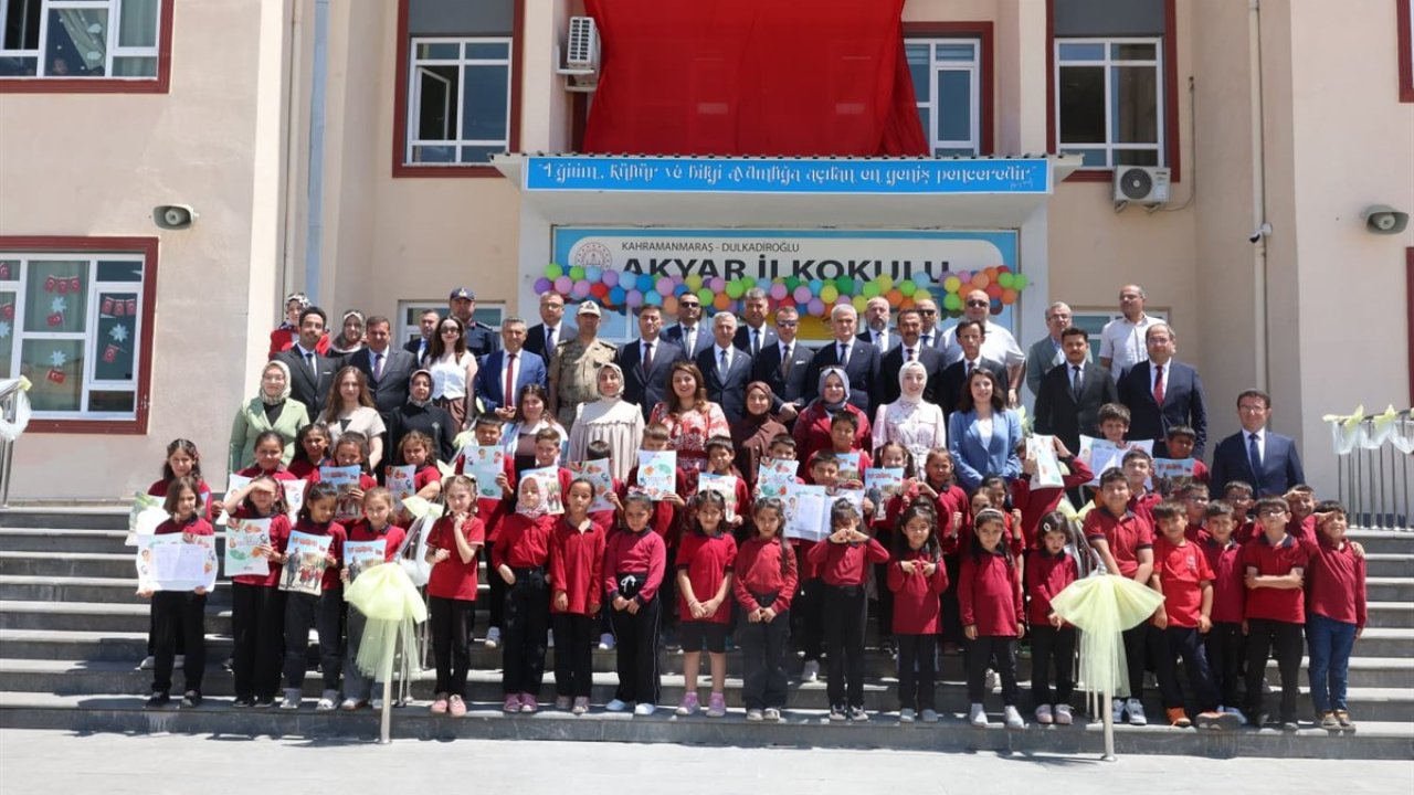 Vali Ünlüer, Akyar İlkokulu'nda Karne Sevincine Ortak Oldu!