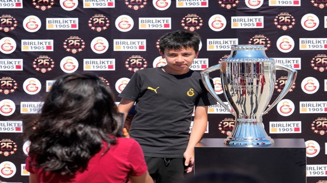 26. Şampiyonluk Kupası Kahramanmaraş’ta! Galatasaray’dan Depremzedelere Moral Ziyareti
