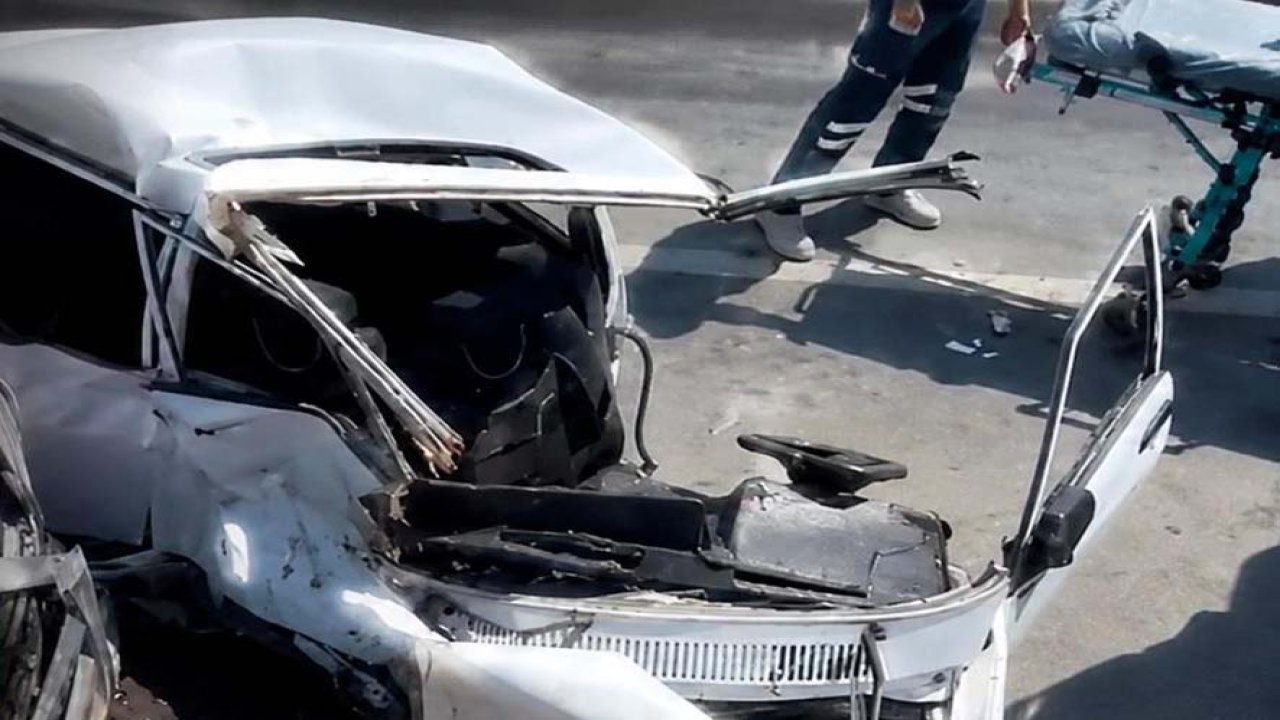 Kahramanmaraş’ta kamyonet ile otomobil çapıştı: 2 yaralı!