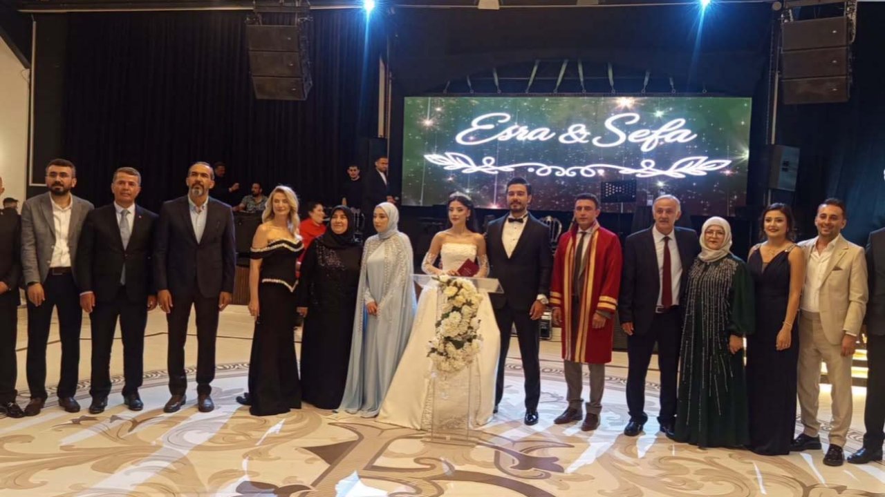 Kahramanmaraş'ta Görkemli Düğün! İbrahim Sefa Yılmaz ile Eda Burkaç Dünyaevine Girdi