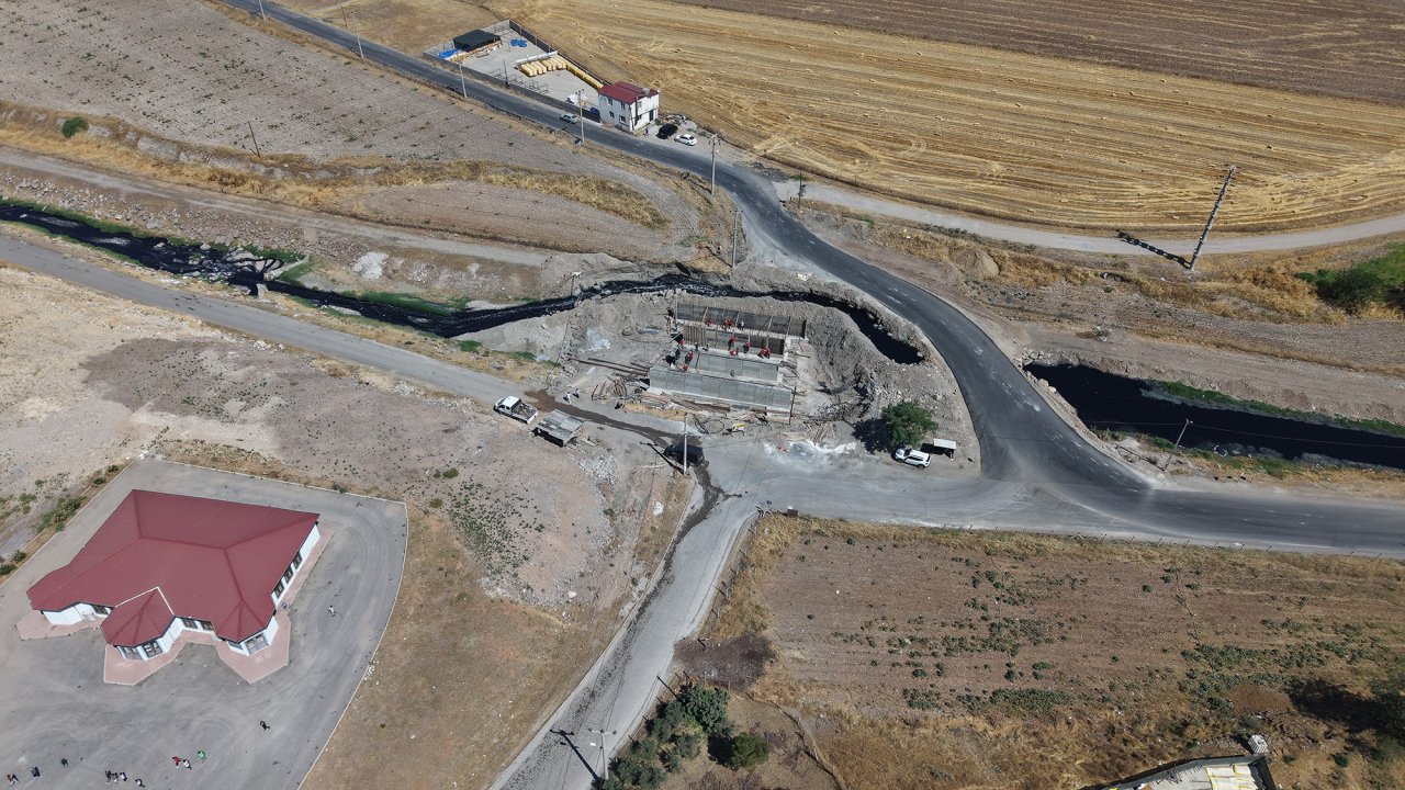 Dulkadiroğlu’nda Yarım Asırlık Köprü Yerini Modern Ulaşım Yatırımına Bırakıyor