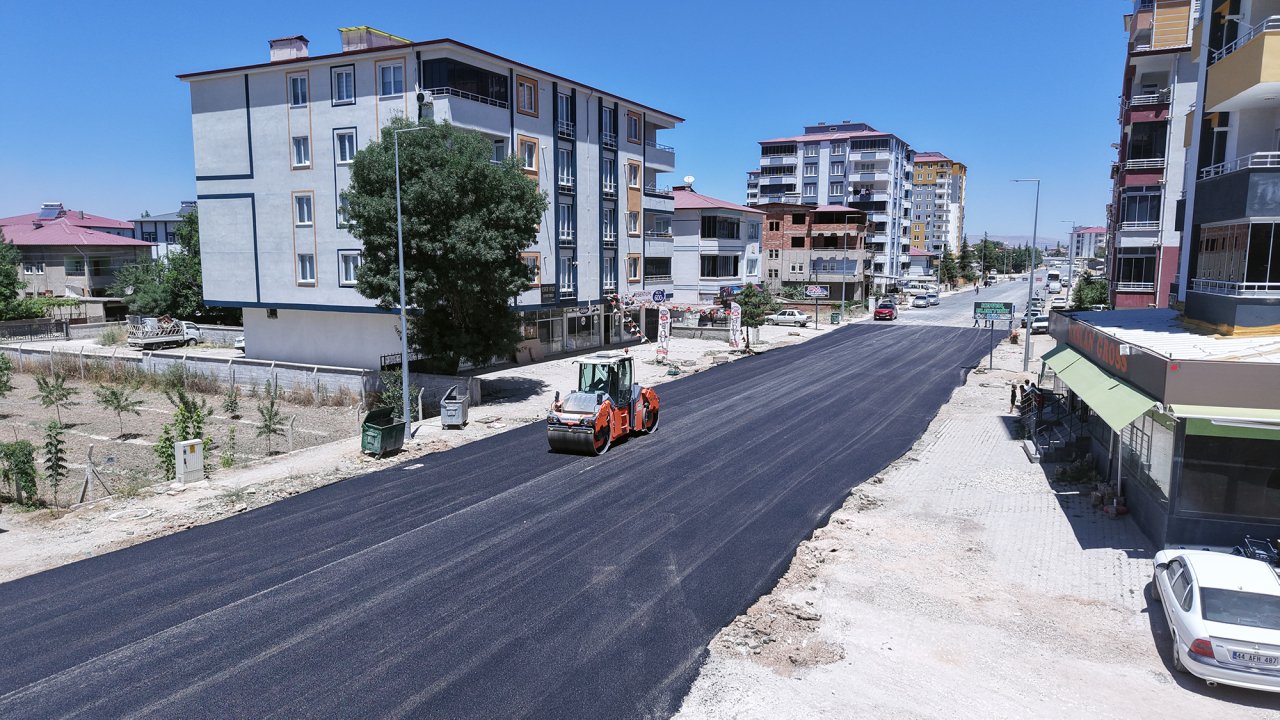 Büyükşehir, Elbistan Darende Caddesi’nde Dönüşüm Başlattı