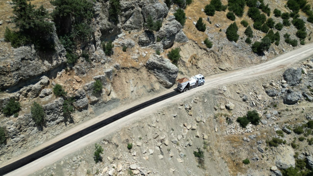 Karagöl-Çobanlı Bağlantı Yolunda Sathi Kaplama Çalışmaları Başladı