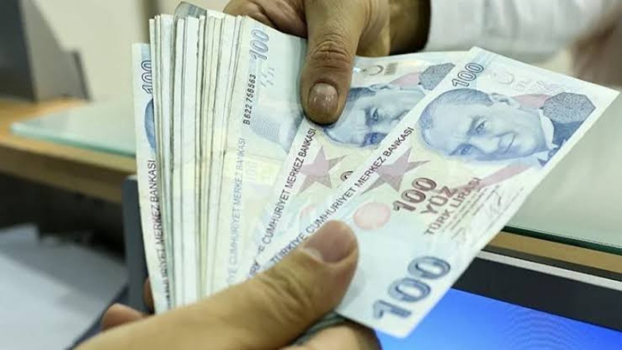 En Düşük Emekli Maaşı Farkı Ne Zaman Yatacak? SSK ve Bağ-Kur Emeklileri 3.552 TL Ek Ödeme Tarihini Bekliyor