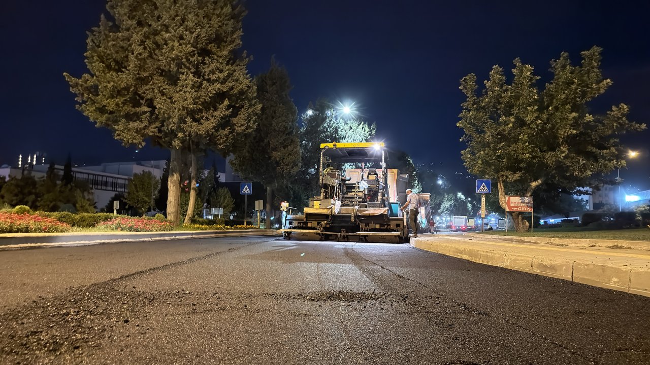 Büyükşehir’den Yeni Haftada 3 İlçe 20 Noktada Asfalt Mesaisi!