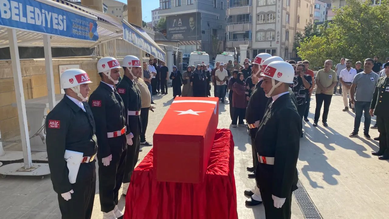 Kahramanmaraşlı Astsubay Mustafa Kuzugüden’e Hüzünlü Veda!