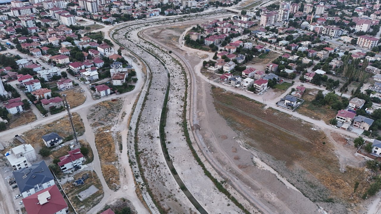 Büyükşehir’den Elbistan’a Yeni Yaşam Alanı; Söğütlü Çayı Çevresinde Dönüşüm Başladı