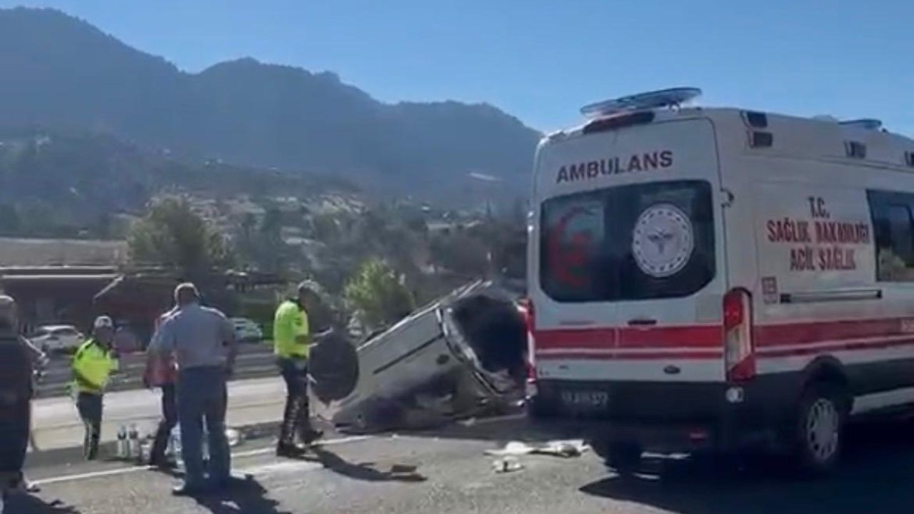 Kahramanmaraş’ta otomobilin takla attığı kazada 1 kişi öldü, 4 kişi yaralandı!