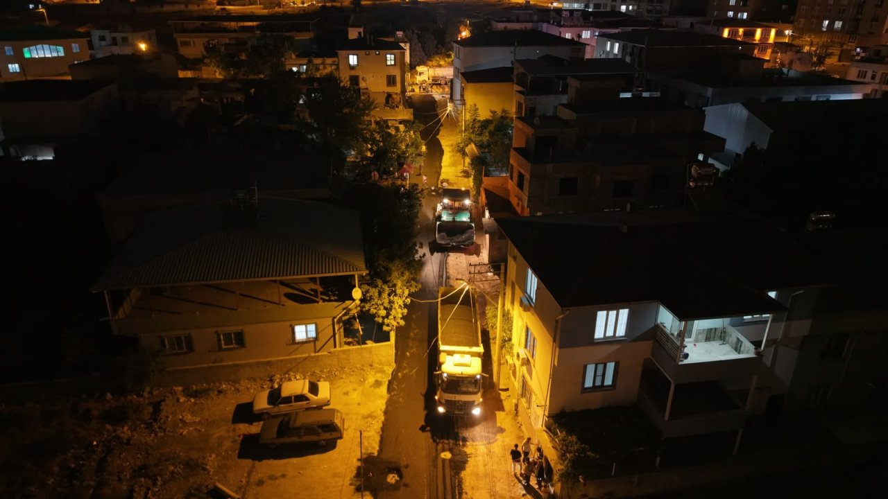 Dulkadiroğlu Yahya Kemal’de Gece Asfalt Mesaisi!