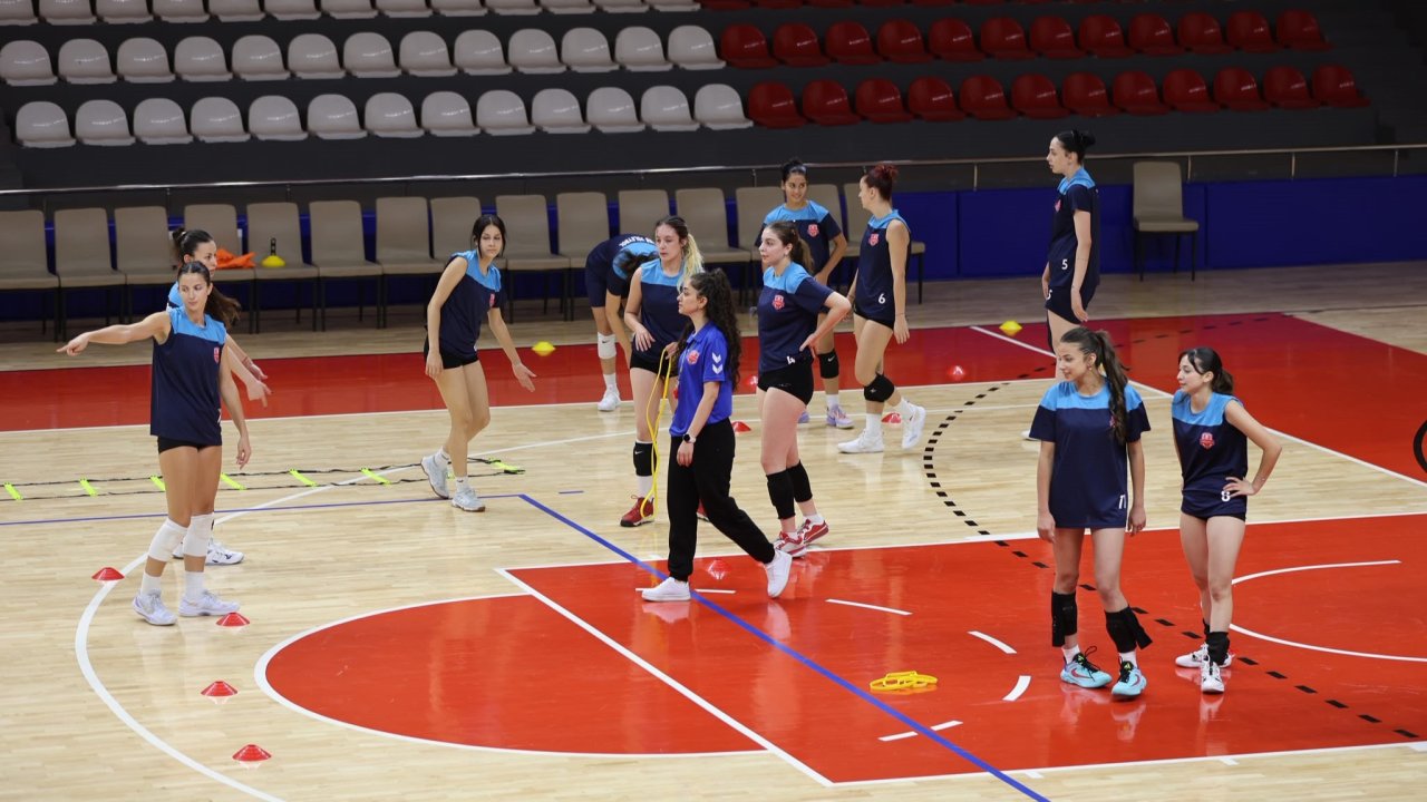 Büyükşehir Belediyespor Kadın Voleybol Takımı, 2. Lig Maratonuna Hazırlanıyor!