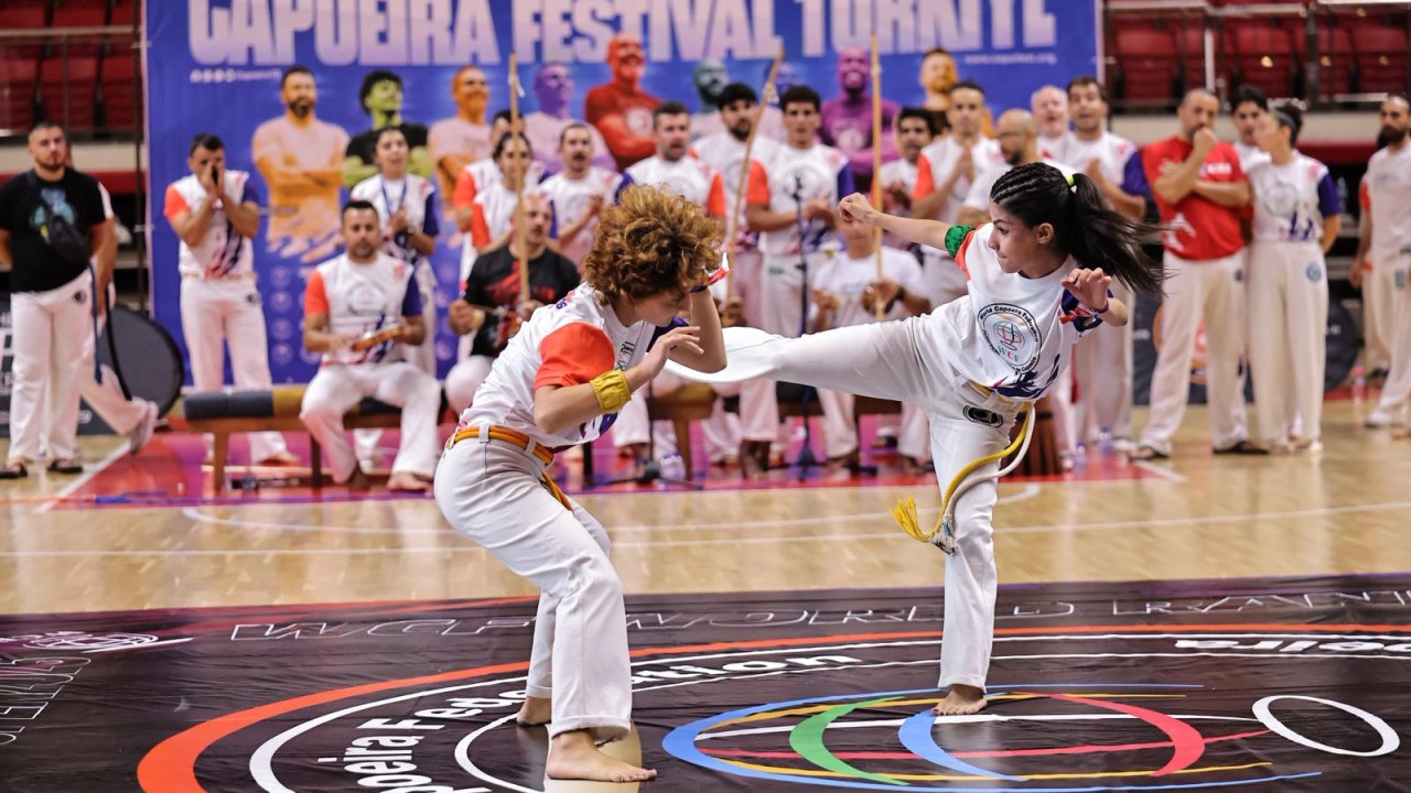 Kahramanmaraşlı capoeira sporcuları Samsun’dan 5 madalyayla döndü!