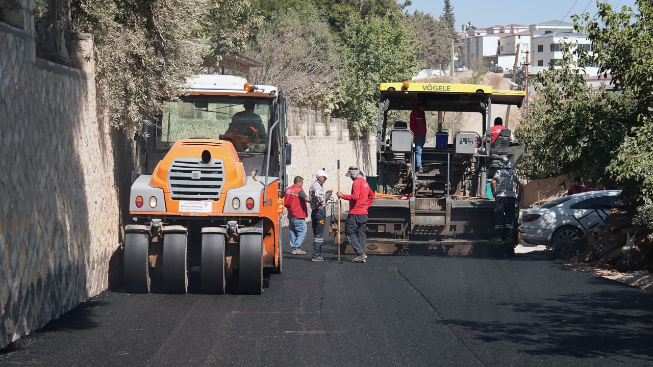 Büyükşehir, Onikişubat Kâtip Çelebi Caddesi’ni Asfaltlıyor!