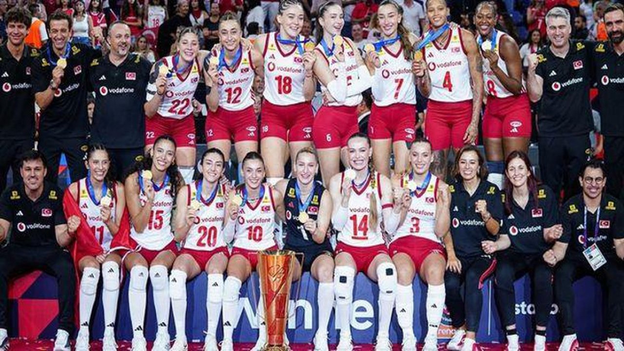 150 Cumhuriyet altını ne kadar? A Milli Kadın Voleybol Takımı'nın şampiyonluk ödülü hesaplandı