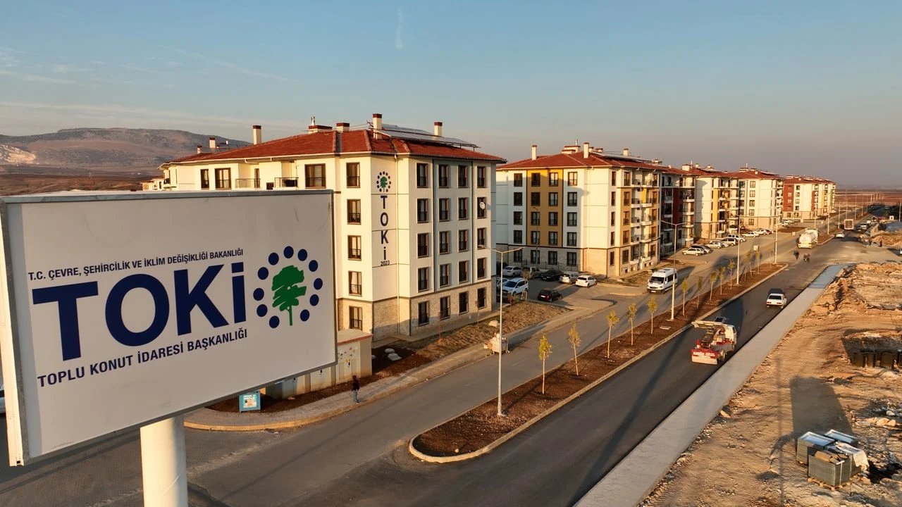 TOKİ Kiralık Konut Başvuru Şartları 2026: Evli Olmak Zorunlu mu, Bekarlar Başvurabilir mi?