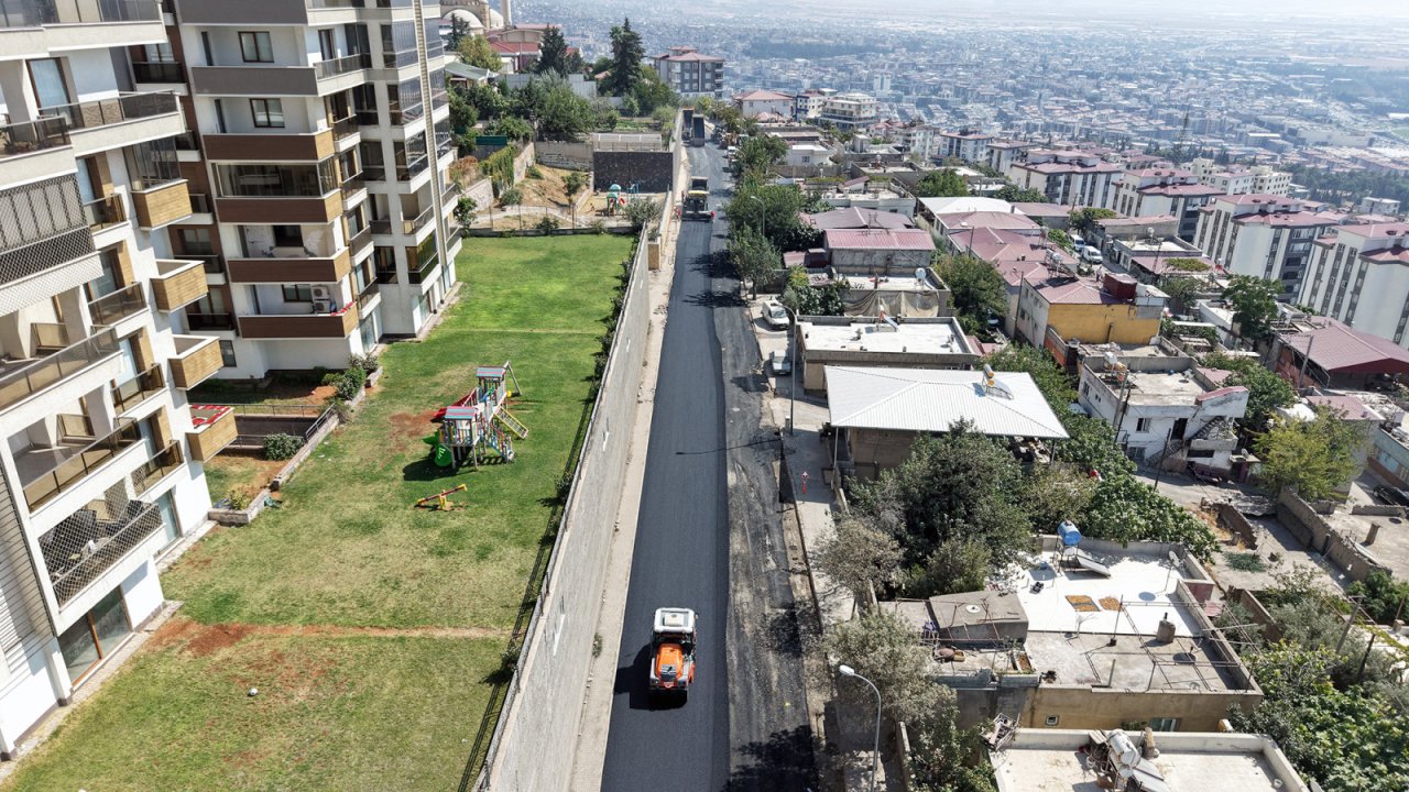 Büyükşehir, Kâtip Çelebi Caddesi’nde Asfalt Mesaisini Sürdürüyor!