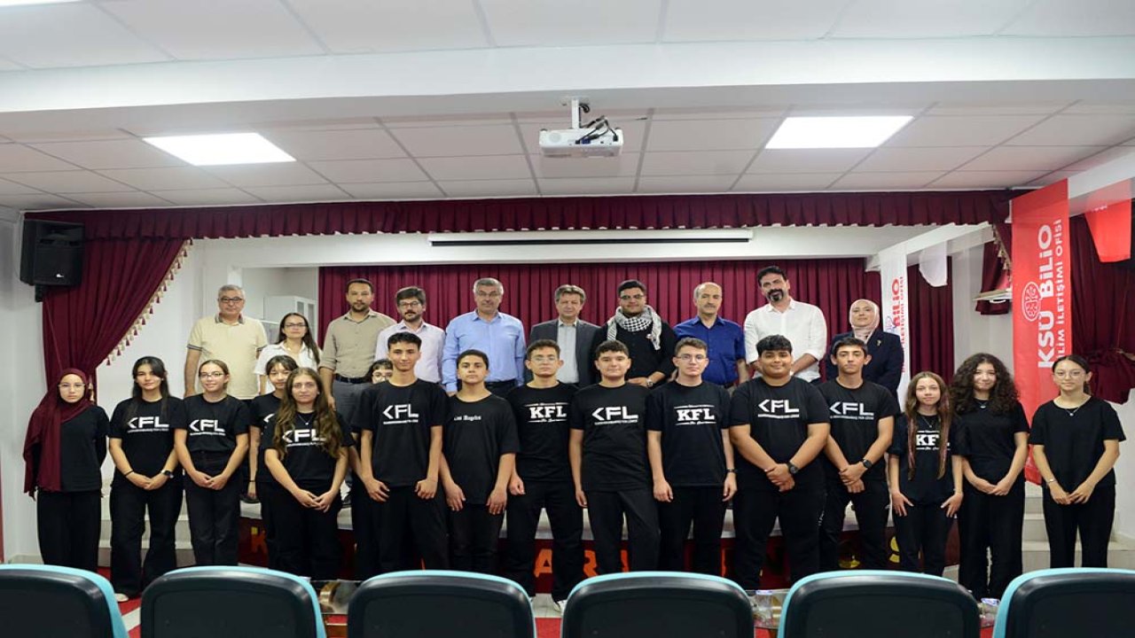 “Gazze’de Öğrenci Olmak” Bilim Kafe Etkinliği ile Ele Alındı